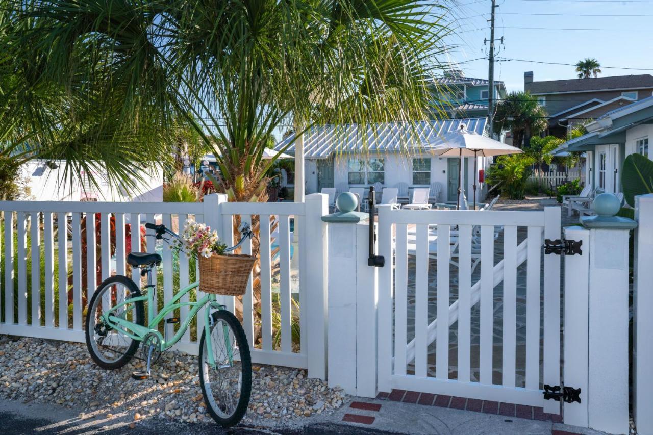 The Bungalows St. Pete Beach Exterior photo