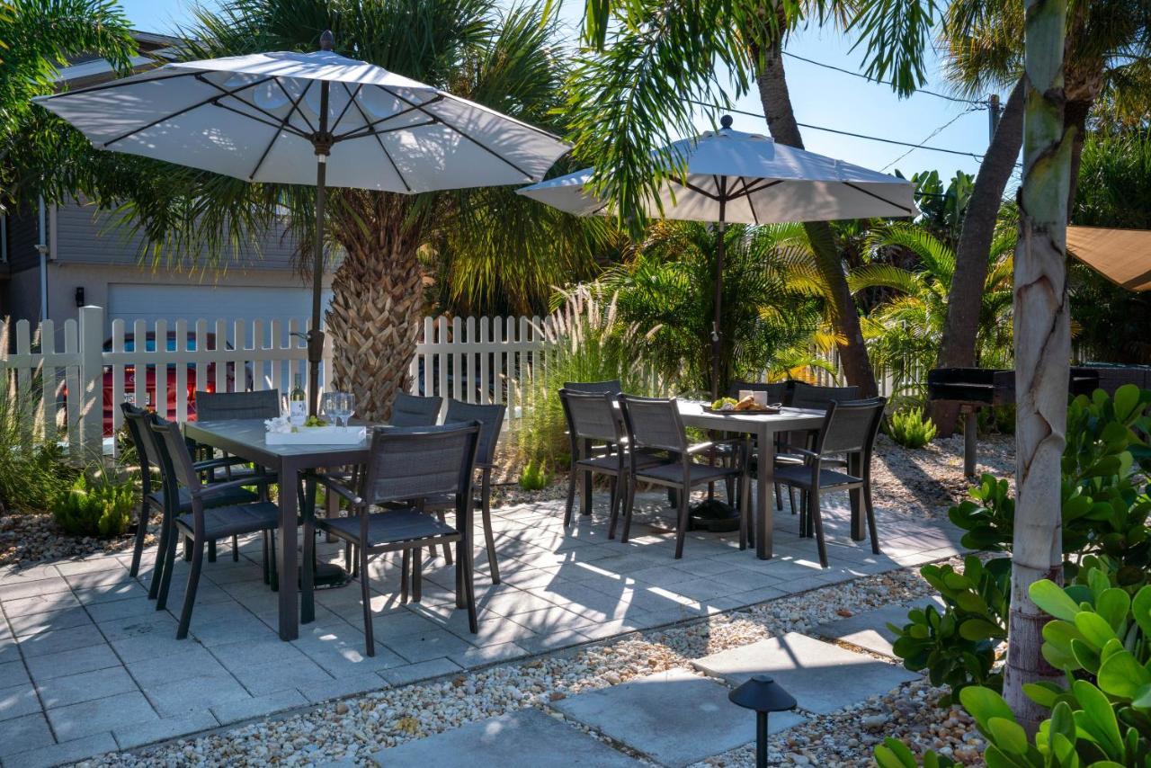 The Bungalows St. Pete Beach Exterior photo